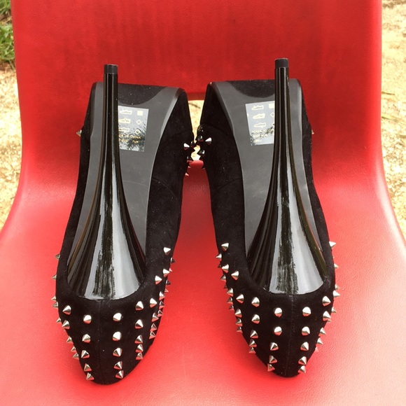 Black heels with spikes 51/2 in platform 1 in - Picture 5 of 5